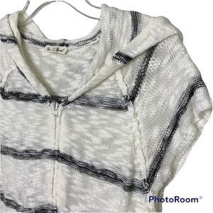 Hem & Thread Striped Knit Swimsuit Cover Up | M